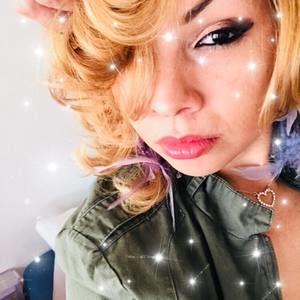 Meet your Posher, Estrella